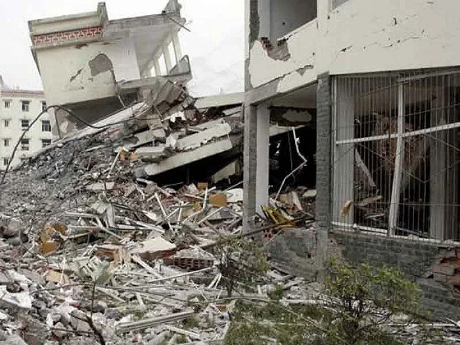 Над 11 000 души са в палаткови лагери след труса в Турция 