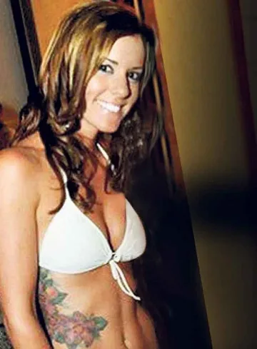 Принц Хари се натиска с келнерка