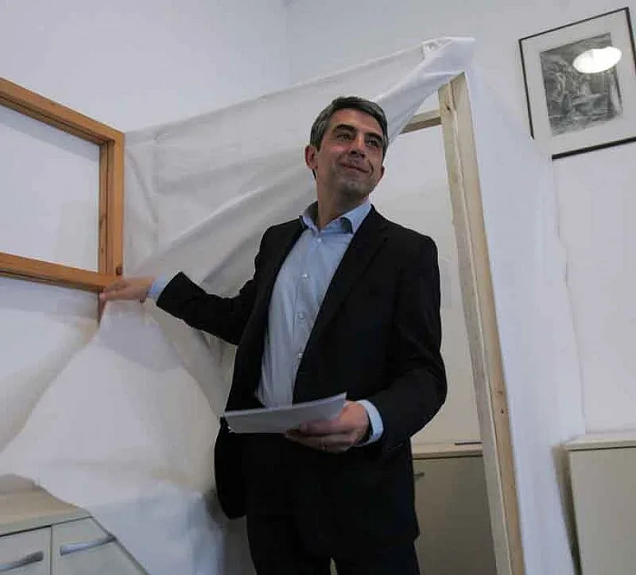 Плевнелиев - 39,83%, Калфин - 29,17%