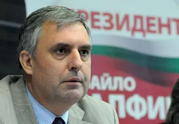 Калфин ще разчита на недоволните от ГЕРБ