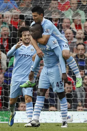 "Сити" спечели битката за Манчестър с 6:1