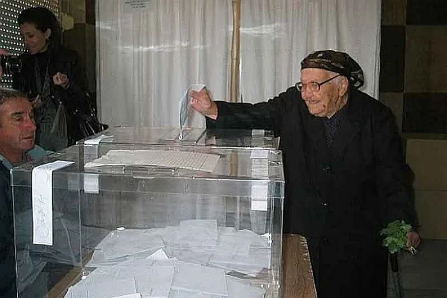 100-годишна пусна 3 бюлетини в Смолян