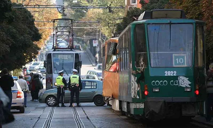 Янка натискала до кръв спирачката на трамвая-камикадзе