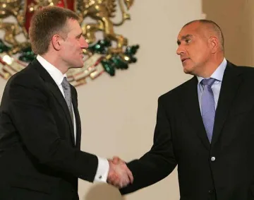 Пускаме ток на Берлускони