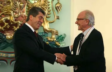 "Стара планина" блести върху гърдите на легендите Симов и Златанов 