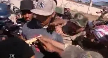 Тийнейджър пръснал главата на Кадафи (ВИДЕО)