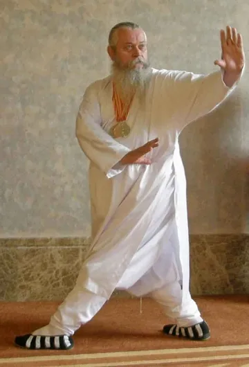 BG майстор по У Шу събра очите на сенсеи от Китай