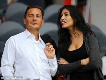 Френски министър напира за секс в Туитър