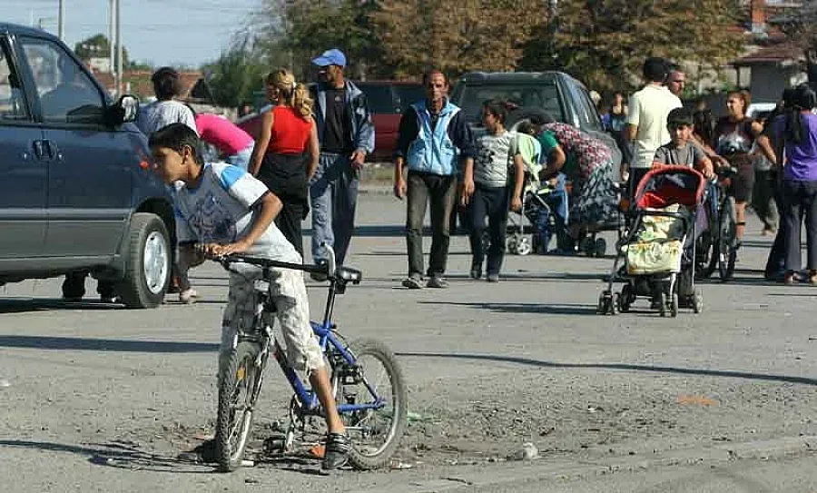 Тайни агенти плъзват из гетата