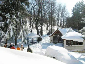 Спасиха заклещените 15 туристи на Карандила