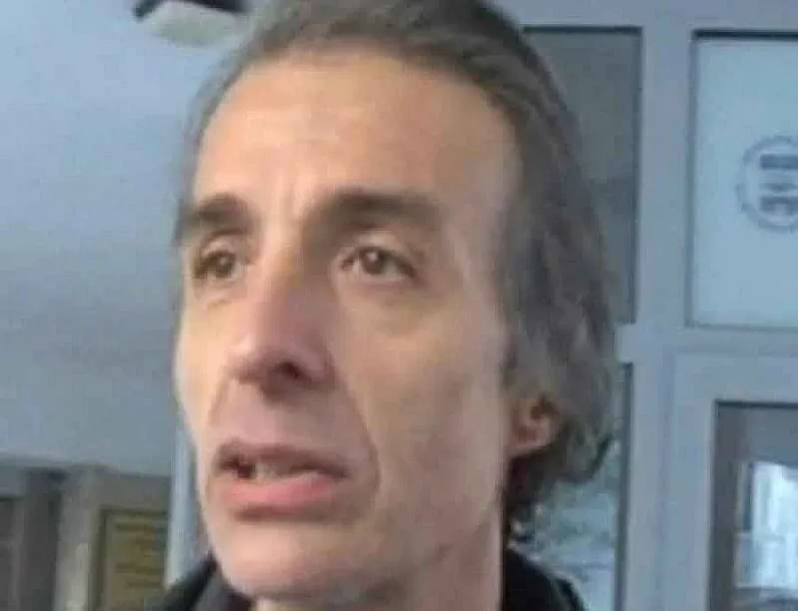 Съседи вкараха здрав мъж в лудницата заради котките му