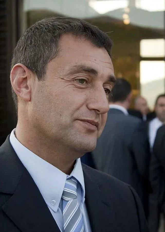 Правят като нова залата на "Марек" със 700 бона