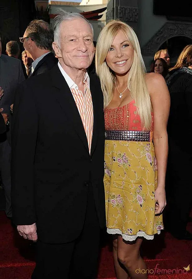 Кристъл Харис продаде годежния пръстен от Хю Хефнър 