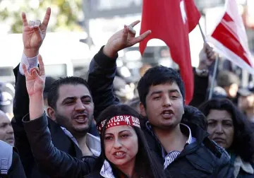 Кюрди подпалиха война с Турция