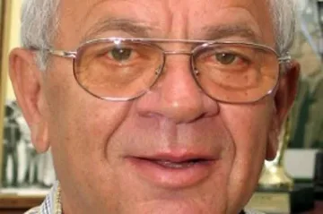 Собственик на 80 коли взе волана от Янакиев