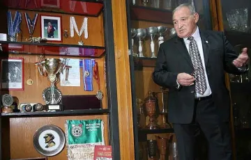 Димитър Пенев дари куп отличия на музея на ЦСКА