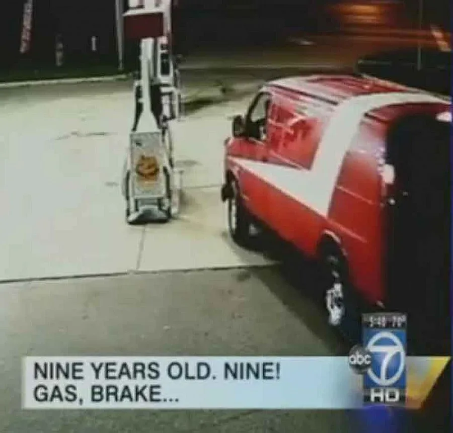 9-годишна вози пияния си баща (ВИДЕО)