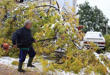 50 туристи заклещени на Карандила
