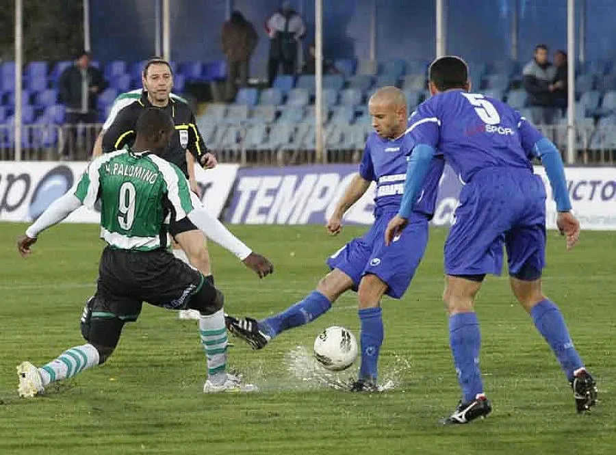 "Черно море" окъпа с петица "Калиакра"