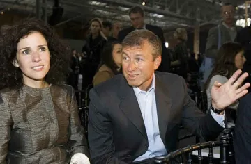 Абрамович обяви война на своите