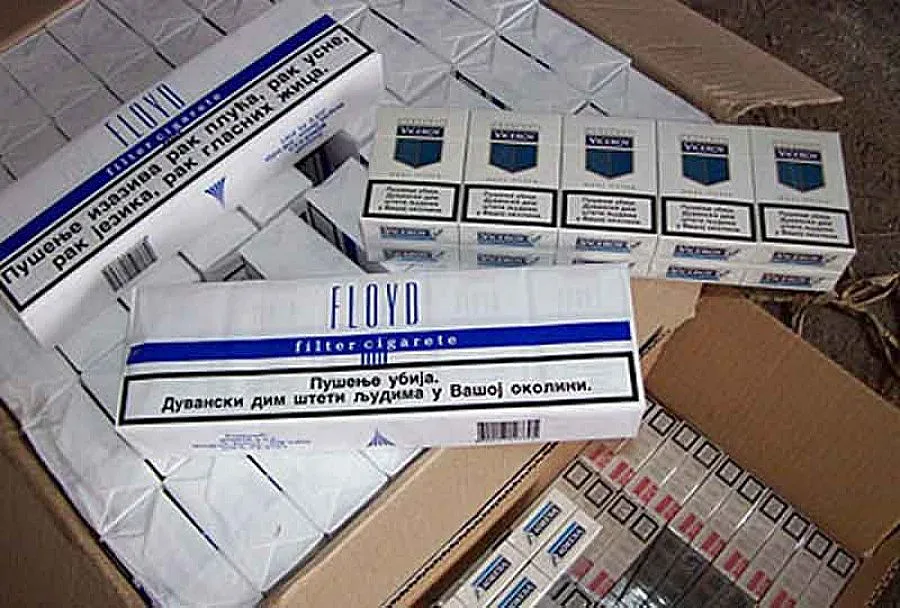 Пощальонка върти контрабанда с цигари