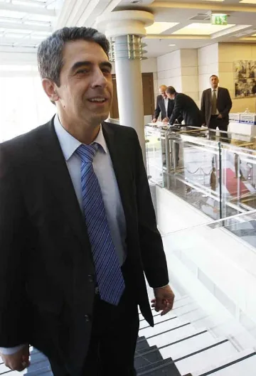 Плевнелиев: Ще крещя, ако искат нов Цанков камък