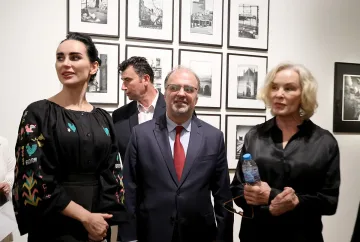 Джесика Ланг в София! Министър Тодоров: Мястото на една кралица е в царския дворец