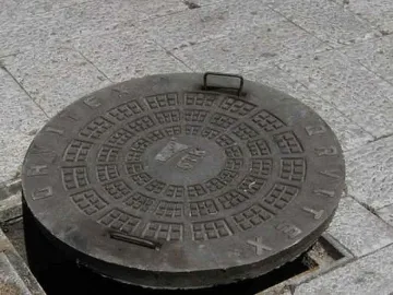 Заключват шахтите против крадци