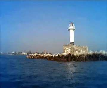 Пристанище Варна затворено заради силен вятър