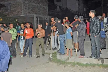 Циганска любов срещу 10 гласа