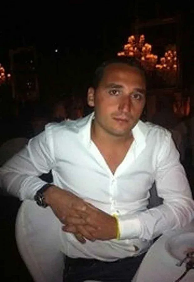 "Обичам ви", написал Светльо и издъхнал