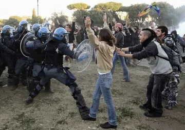 Арести и погроми при протеста на възмутените