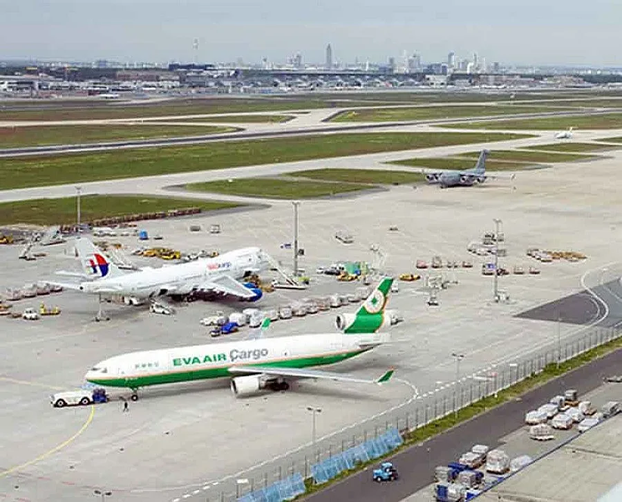 Затвориха летище "Варна"