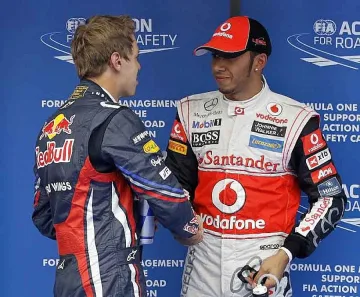 Хамилтън спря "Ред Бул" след 16 старта