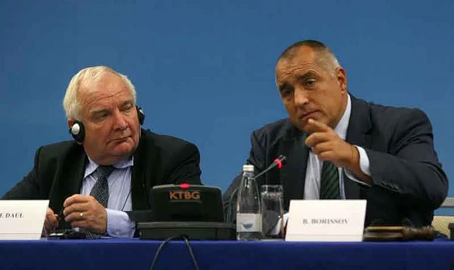 Борисов: Изборът е магистрали или мрак