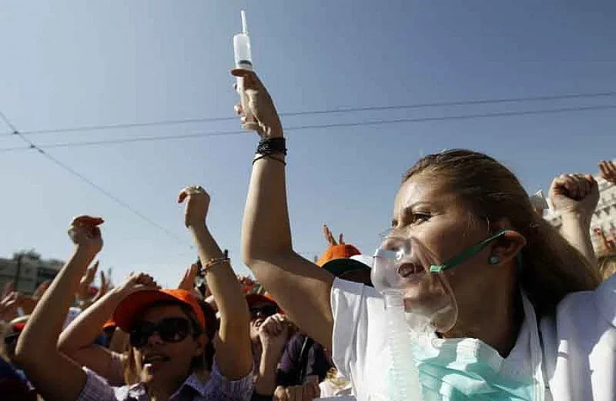 Стачки спряха времето в Гърция