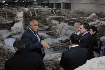 Бойко разходи Барозу в метрото