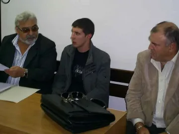 Отнемат компютър за "Клане на цигани" във Фейсбук