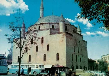 Неизвестен проникнал в Разградската джамия