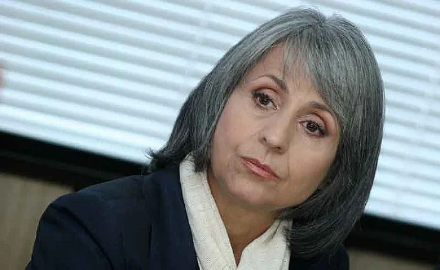 Цветанов поздрави Попова за внучката