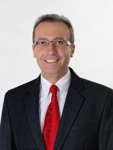 Емил Костадинов възражда Майските поетични вечери