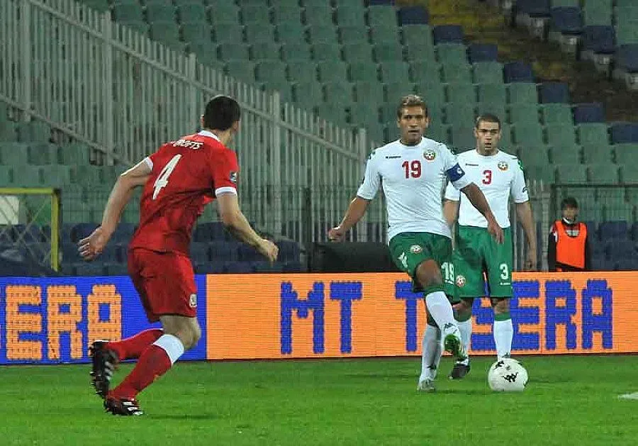 Капитанът: Зле е, че Бербатов само гледа как се мъчим