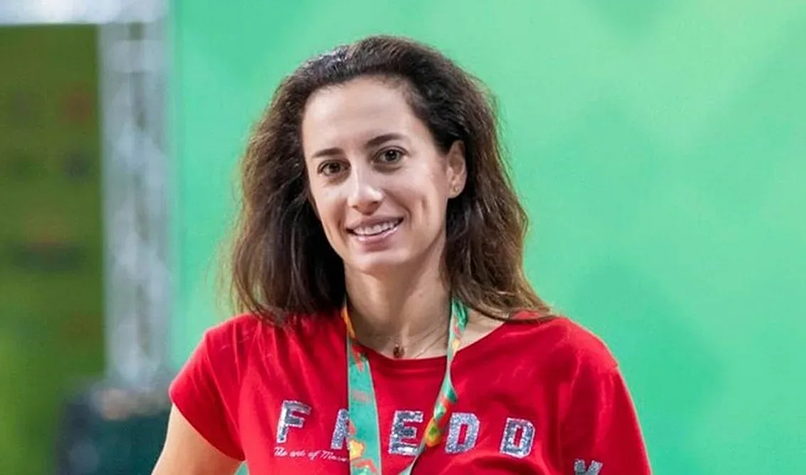 Михаела Маевска на седмото небе. Гушна бебче