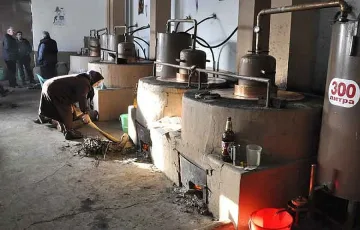 Данъчните дебнат казаните с ракия