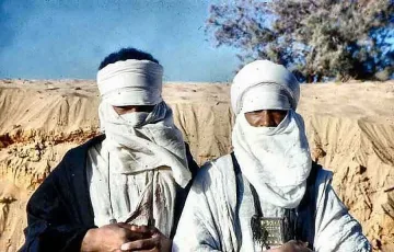 Кадафи се крие при туарегите