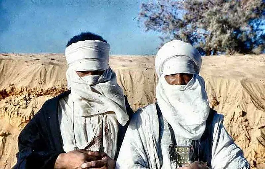 Кадафи се крие при туарегите