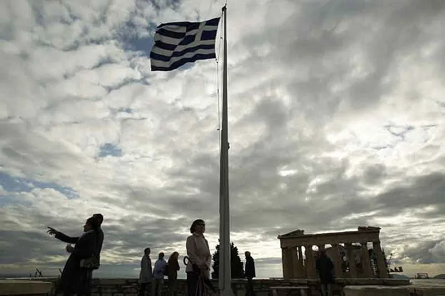 Амнистия и пари за Гърция