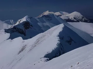 Сняг заклещи двама израелци в Пирин