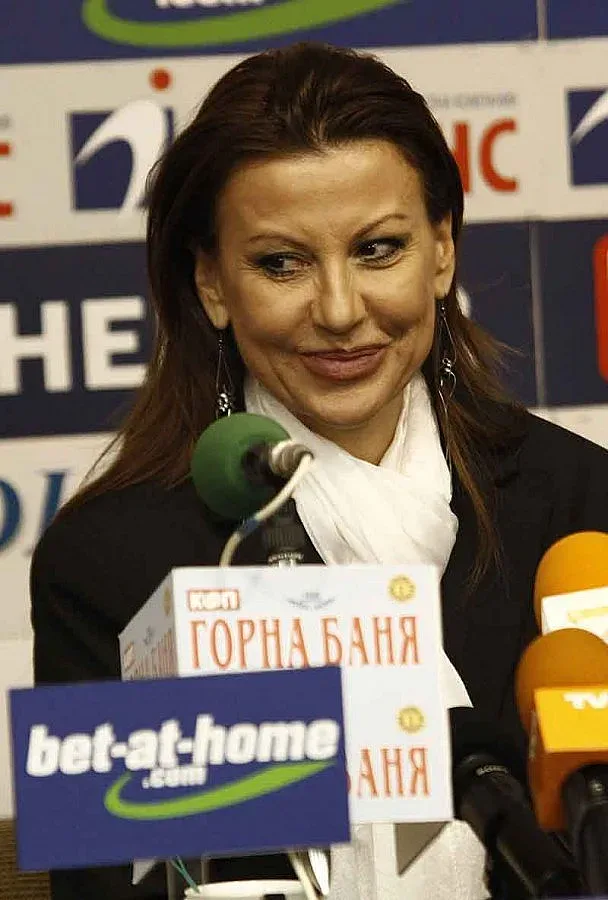 Агитират срещу Илиана по клубовете