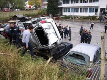 18-годишен с джип помля 5 коли 